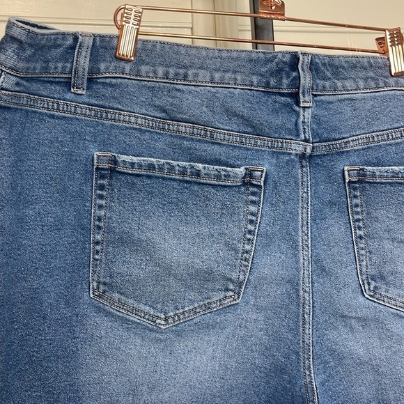 Lane Bryant Women’s Denim Distressed Cutoff Shorts Size 20 Raw Hem Plus Size - Picture 5 of 10